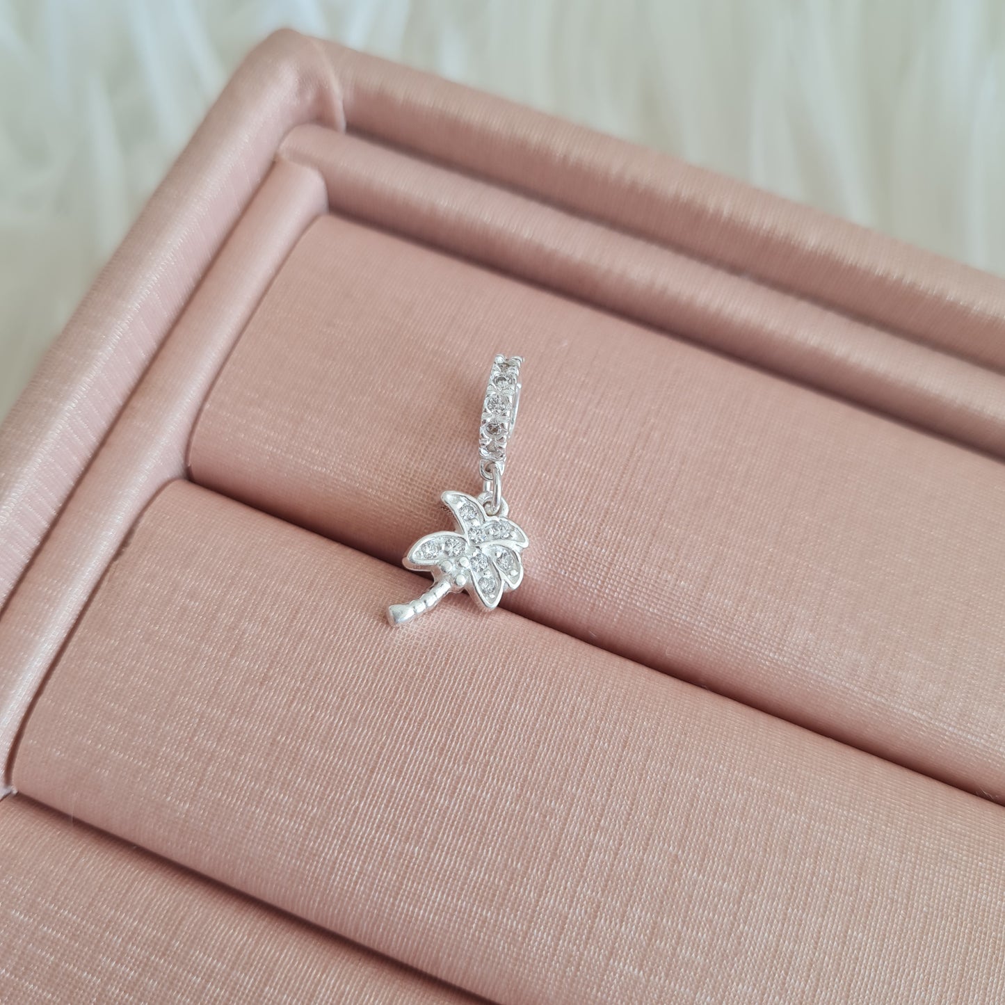 Berloque - coqueiro cravejado